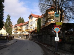 LázeÅský léÄebný dům LuhaÄovice Praha - vstup LázeÅský léÄebný dům LuhaÄovice Praha - vstup